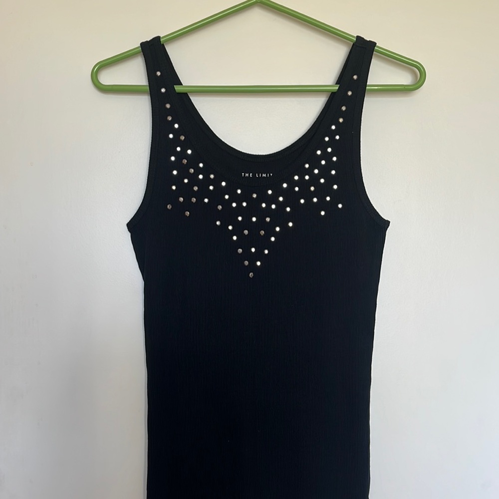 Ribbed tank top.